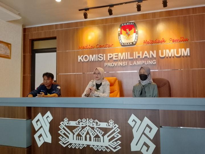 Persyaratan Dukungan Diserahkan Jihan Nurlela Chalim ke KPU Lampung 